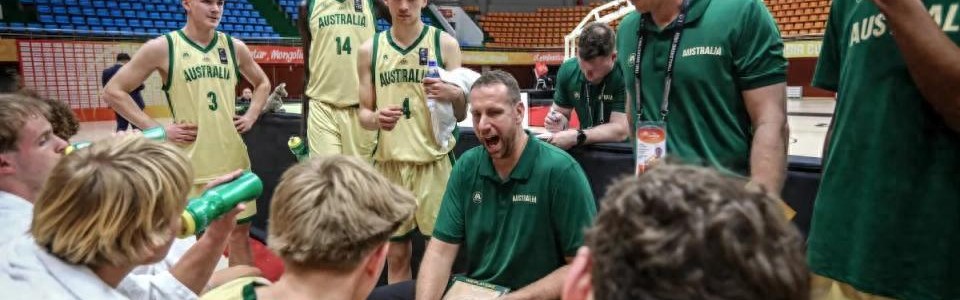 中国队丢冠仅1天，澳大利亚队引争议，场均赢50分 打乱亚洲秩序？