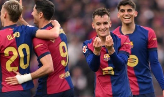 开云体育安卓下载-红牌加紧密赛程，让巴萨皇社强强对话变一边倒比赛