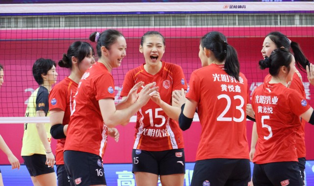 在线体育-新袁心玥出炉！女排18岁1米96新星闪耀砍14分：母亲是跨栏冠军