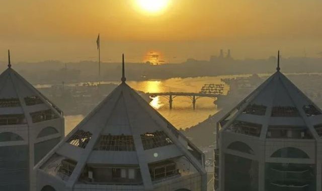 开体育app下载安装免费-国足热死了!阿联酋为何不仿效卡塔尔造空调球场