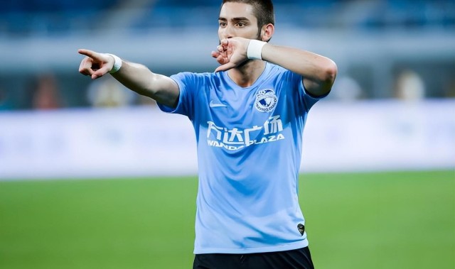 体育APP-阿奇姆彭要是离开河南队，大连英博可以考虑引进他吗？引发热议