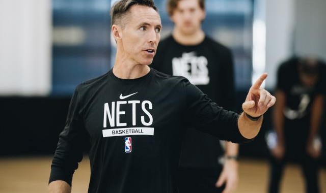 开云app安全-纳什：KD想让我下课的报道并不准确 家人也会争吵